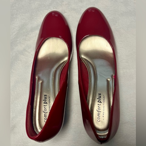 NWOT US 11 Comfort Plus by Predictions Red Patent Pumps Heels - Picture 3 of 6
